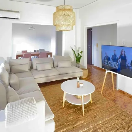 Linear Flat - Center - Private Parking La Canea