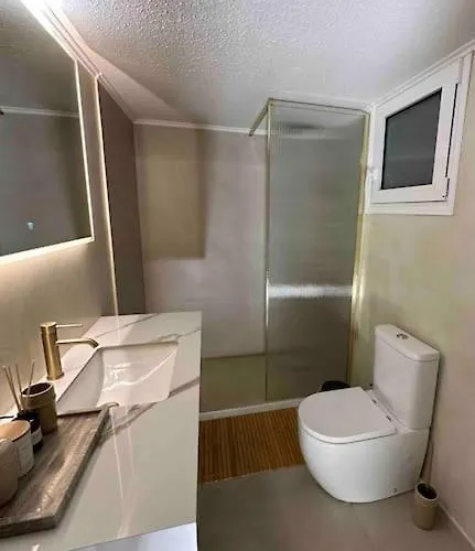 Linear Flat - Center - Private Parking Hriszí Aktí Haniá