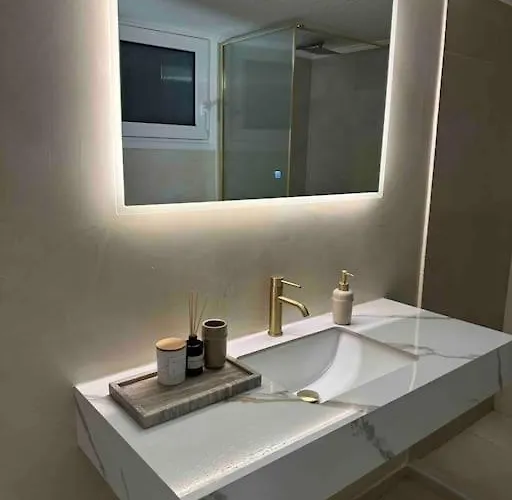 Linear Flat - Center - Private Parking *