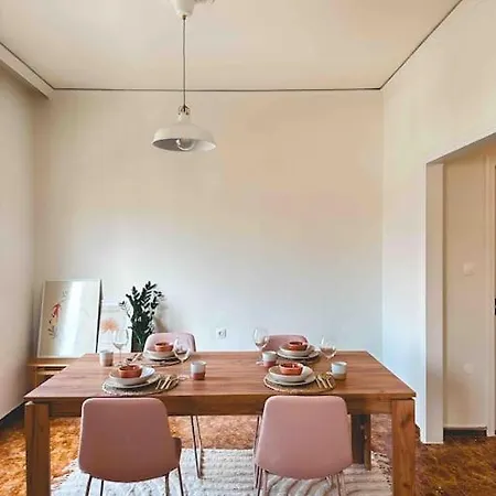 Linear Flat - Center - Private Parking